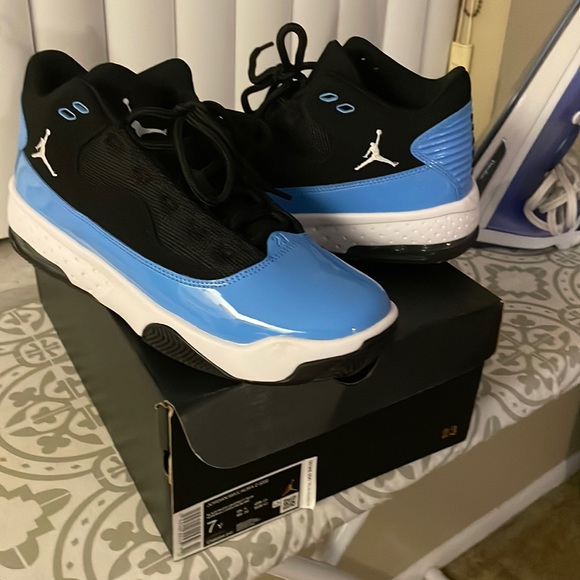 Jordan’s - Picture 1 of 1